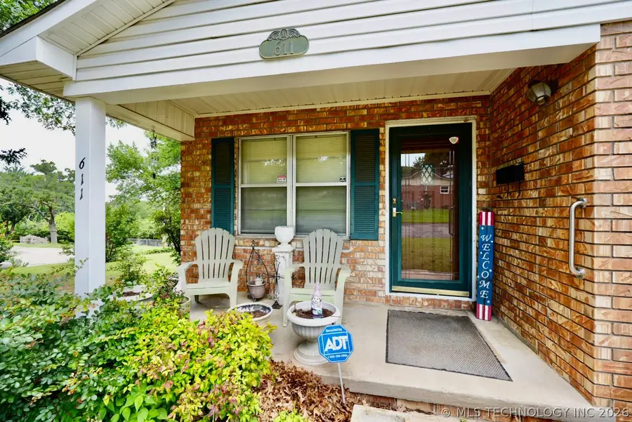 611 S 15th Street, McAlester, OK 74501 - #2