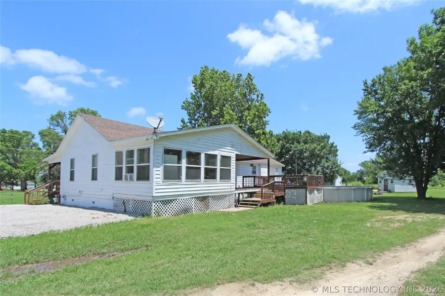 233 S Curtis Street, Nowata, OK 74048 - #2