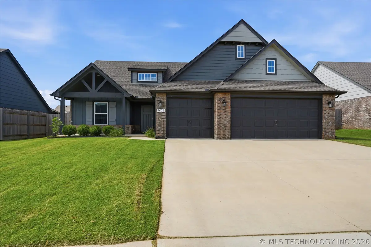 1423 E South Park Place, Broken Arrow, OK 74011 - #1