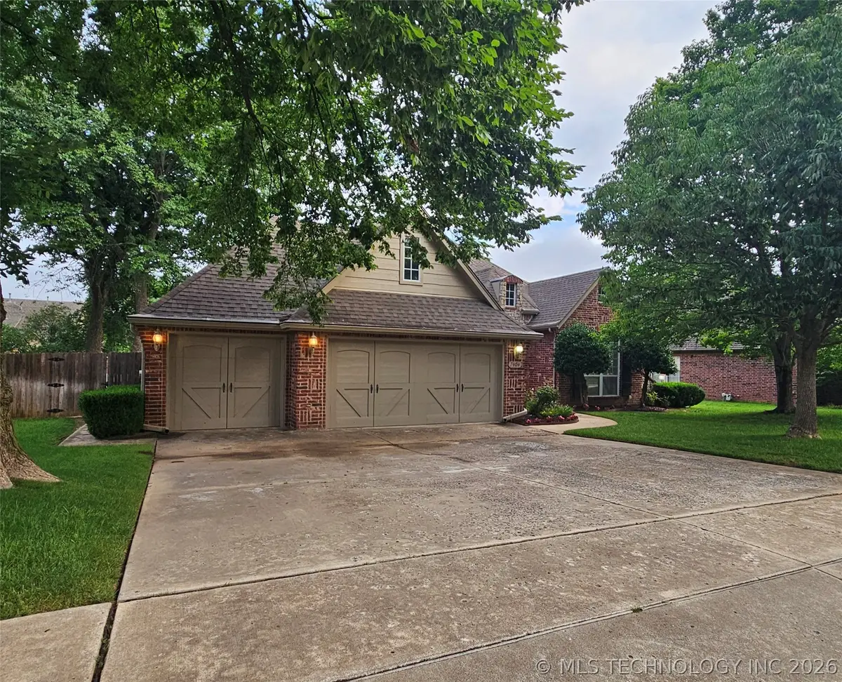 7404 E Forest Ridge Boulevard, Broken Arrow, OK 74014 - #1