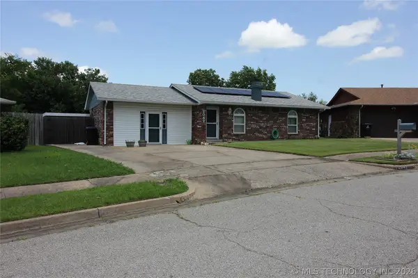 2042 W Toledo Street, Broken Arrow, OK 74012