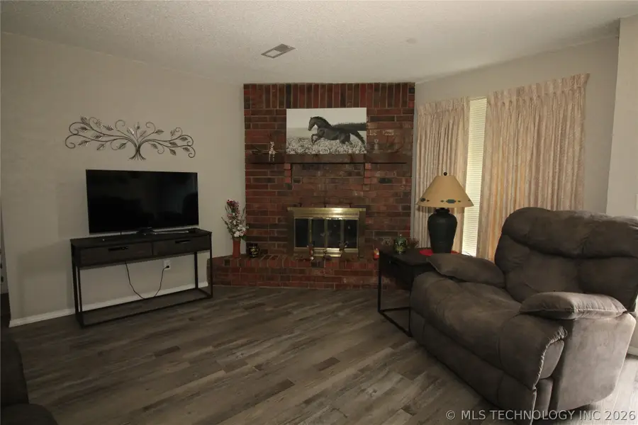 2042 W Toledo Street, Broken Arrow, OK 74012 - #2