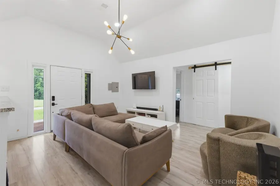 125 W Walnut Street, Coweta, OK 74429 - #2