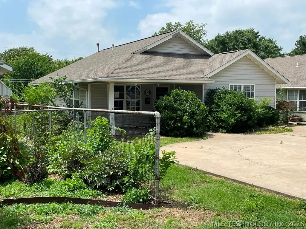 1012 N Ash Street, Ponca City, OK 74601 - #1