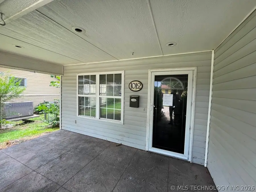 1012 N Ash Street, Ponca City, OK 74601 - #3