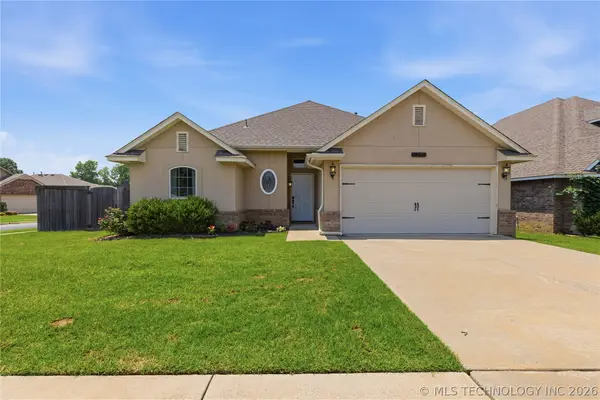 10714 Masters Circle, Jenks, OK 74037