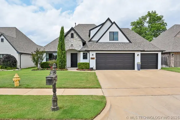 6867 E 124th Street S, Bixby, OK 74008