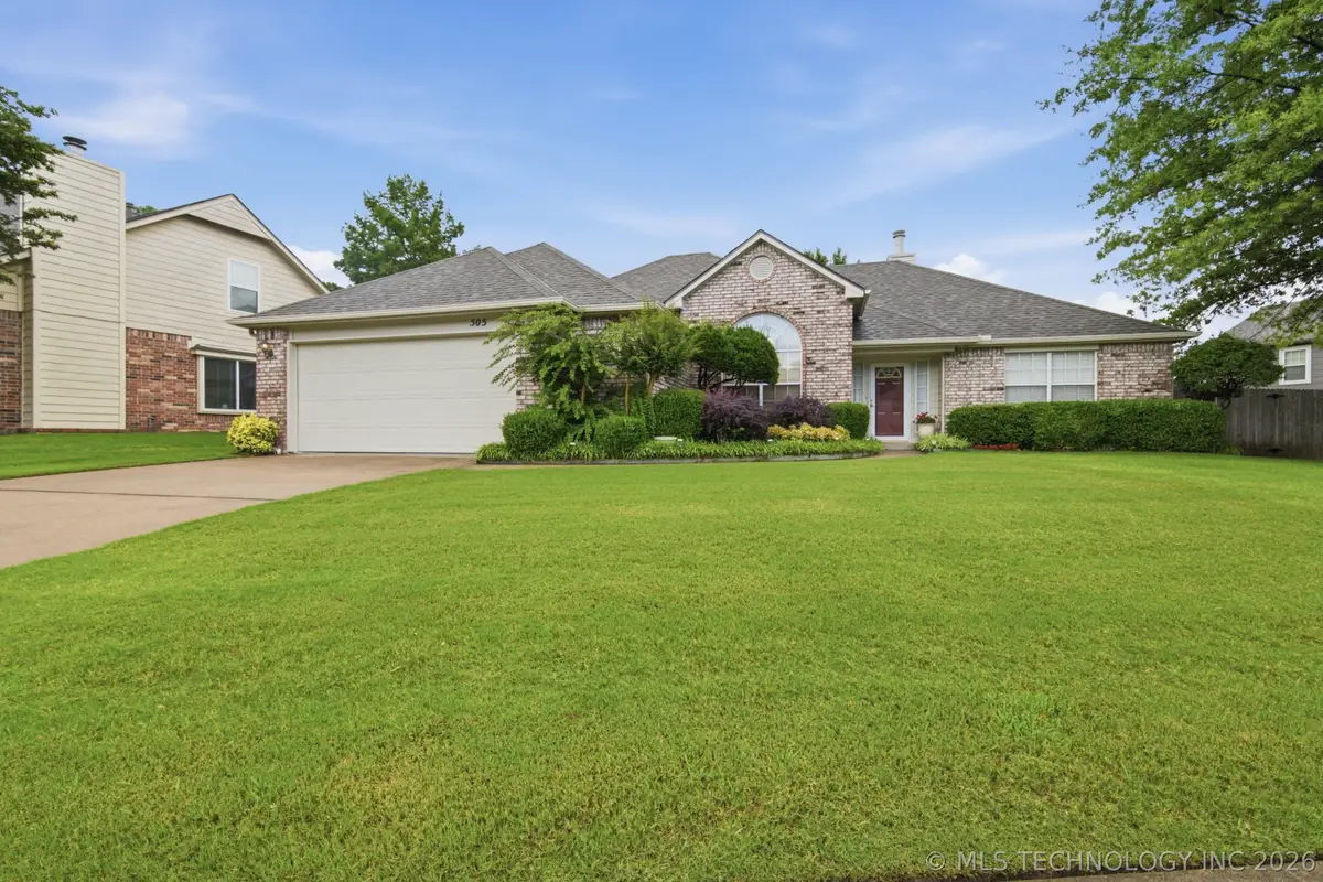 505 N Sweet Gum Avenue, Broken Arrow, OK 74012 - #1