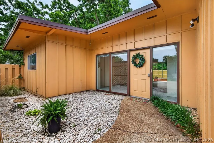 909 Lynnwood Court, Bartlesville, OK 74006 - #2