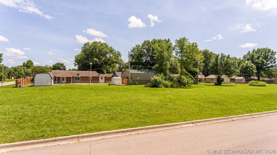 408 W 7th Street, Dewey, OK 74029 - #3