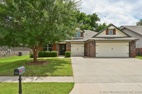 3121 W Fredericksburg Street, Broken Arrow, OK 74011