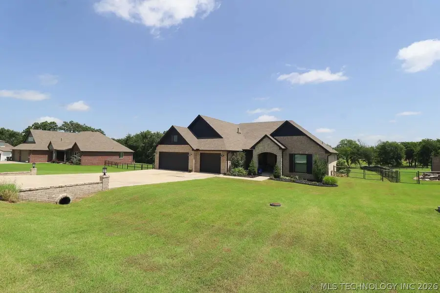 8716 E Detroit Street, Broken Arrow, OK 74014 - #2