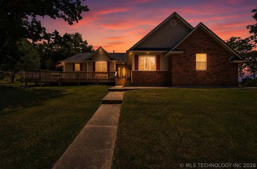 925 N Woodview Drive, Skiatook, OK 74070 - #2