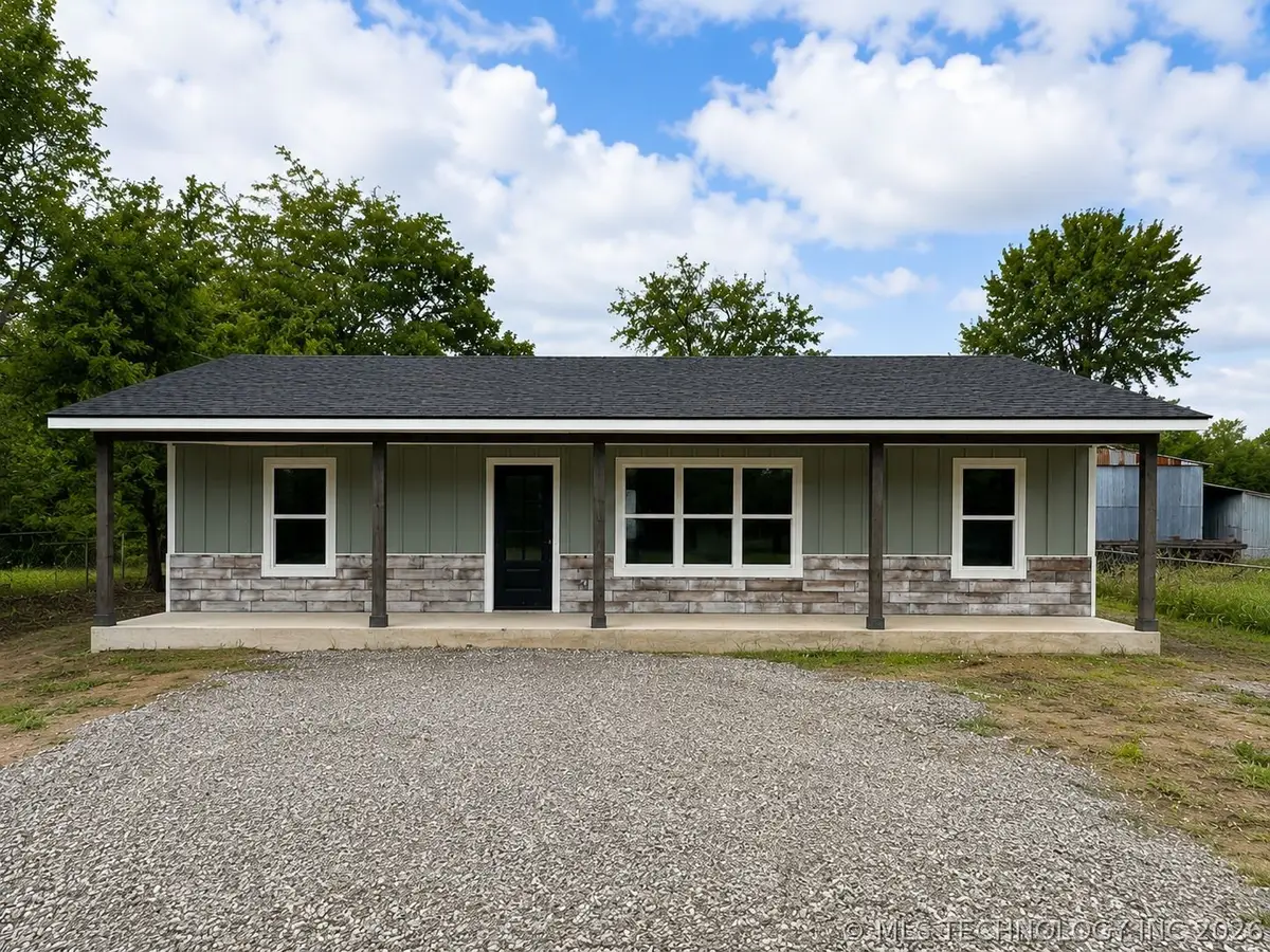 211 Manning Avenue, Caddo, OK 74729 - #1