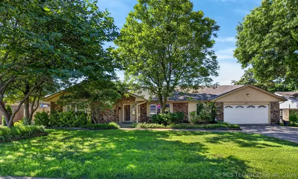 2423 Chapel Hill, Bartlesville, OK 74006