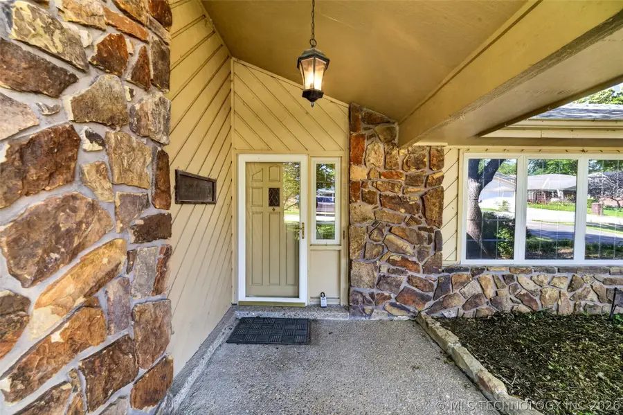 2423 Chapel Hill, Bartlesville, OK 74006 - #3