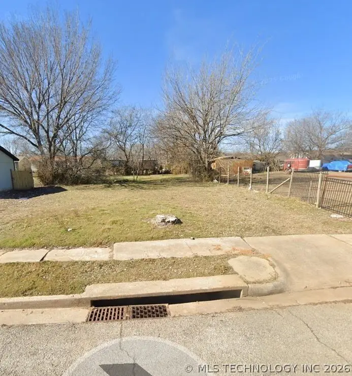 6370 N Cheyenne Avenue W, Tulsa, OK 74126 - #1