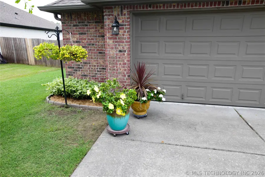 8466 Dunnwood Road, Claremore, OK 74019 - #3