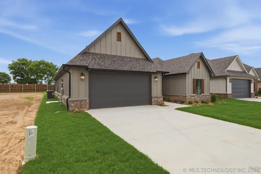 1005 S Chickasaw Street, Skiatook, OK 74070 - #3
