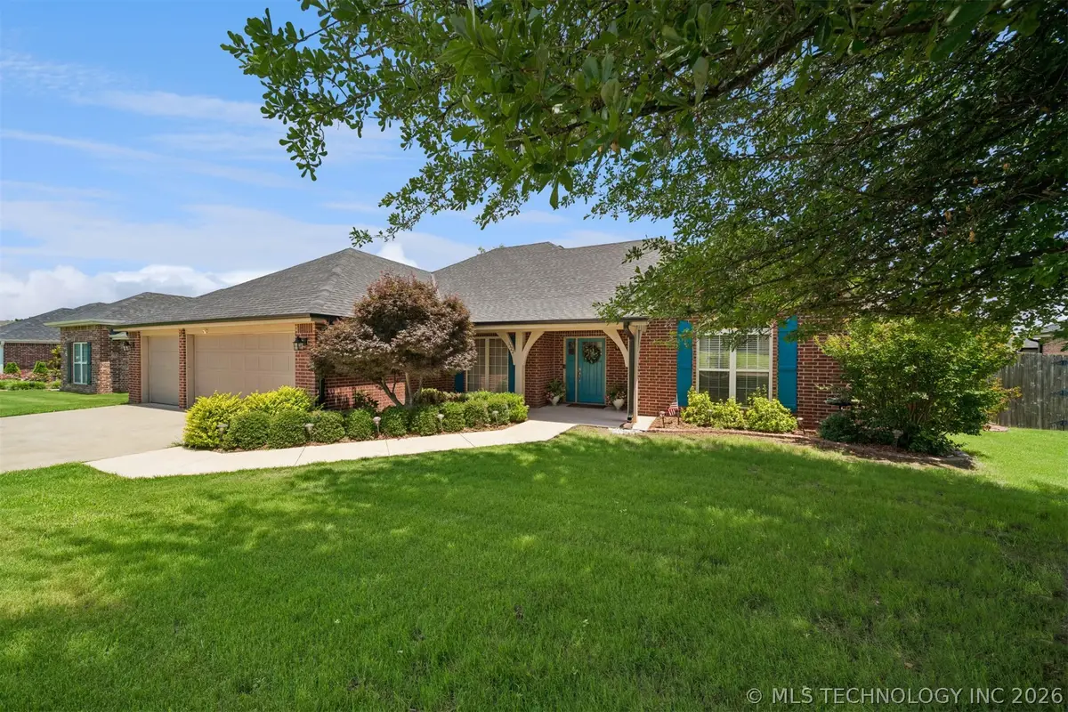 1122 Arbor Drive, Bartlesville, OK 74006 - #1