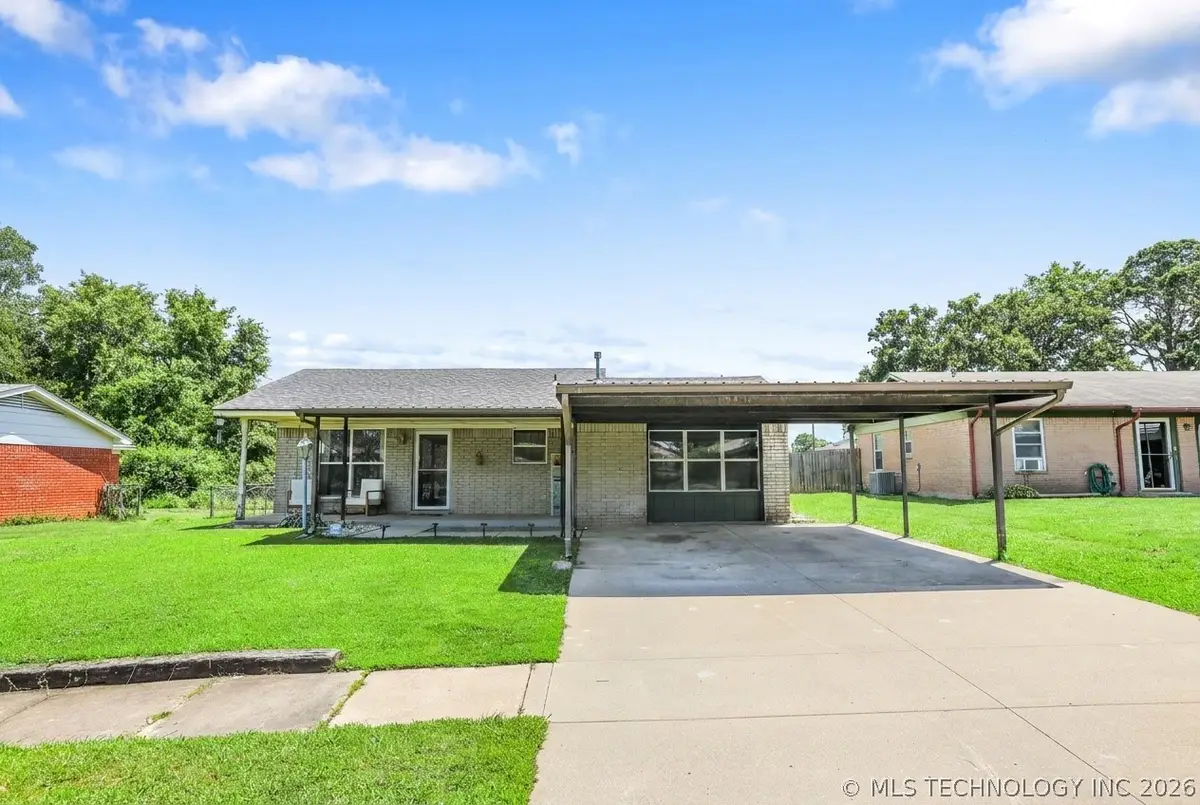 100 W Linda Street, Sapulpa, OK 74066 - #1