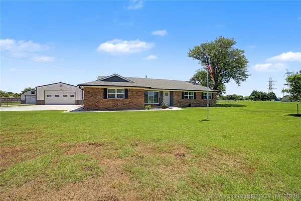 1120 S Sequoyah Drive, Oologah, OK 74053
