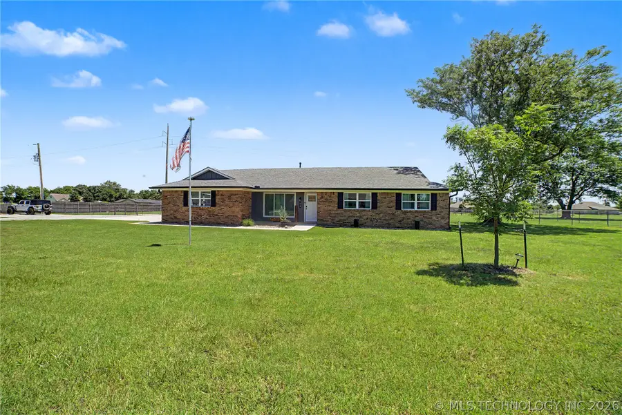 1120 S Sequoyah Drive, Oologah, OK 74053 - #2