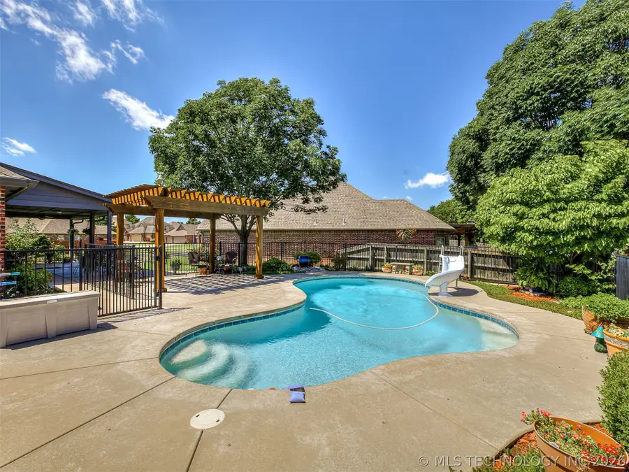 9501 N 95th East Court, Owasso, OK 74055 - #2