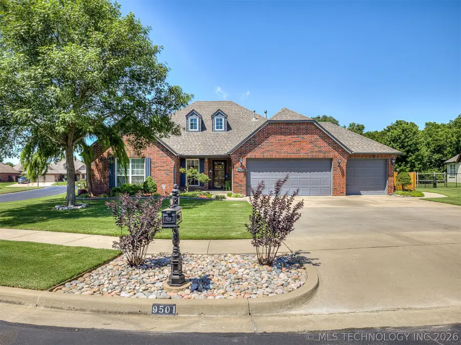 9501 N 95th East Court, Owasso, OK 74055 - #3
