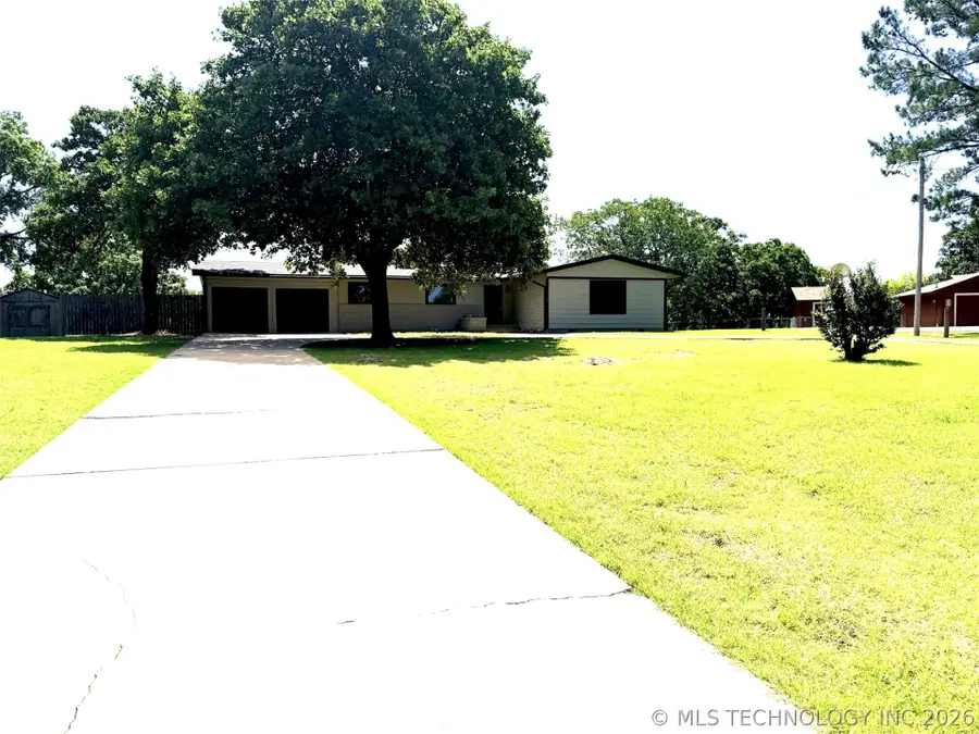1312 Hillcrest Drive, Henryetta, OK 74437 - #2