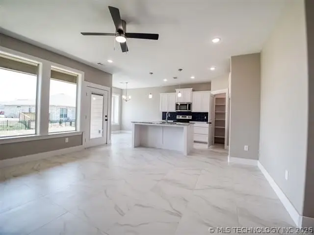 1194 Wild Indigo Circle, Calera, OK 74730 - #3