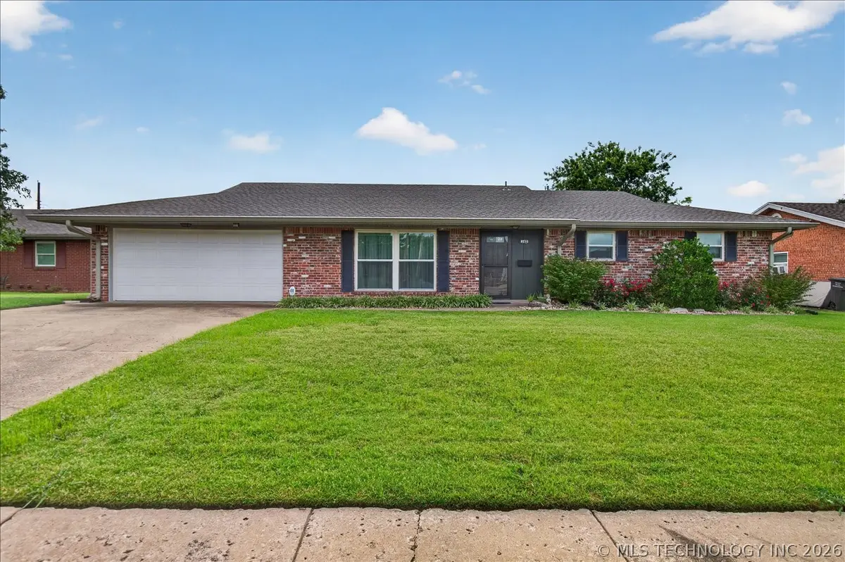 142 S Fenway Place, Bartlesville, OK 74006 - #1