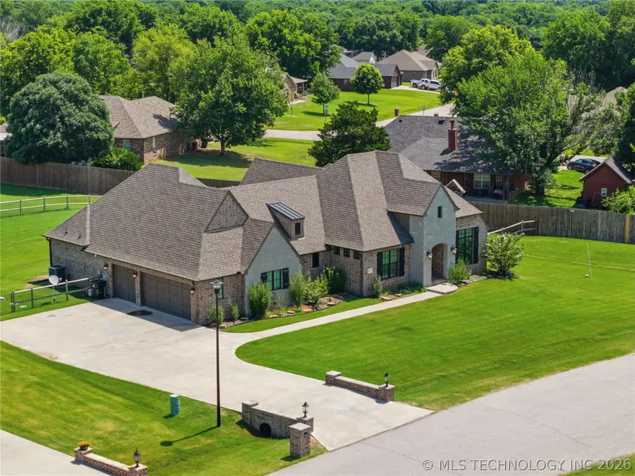 8627 E 104th Street N, Owasso, OK 74055 - #2