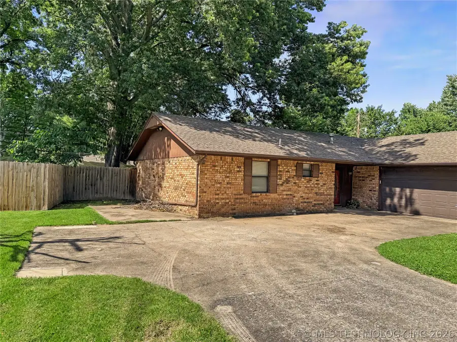 209 E Seneca Street, Tahlequah, OK 74464 - #2