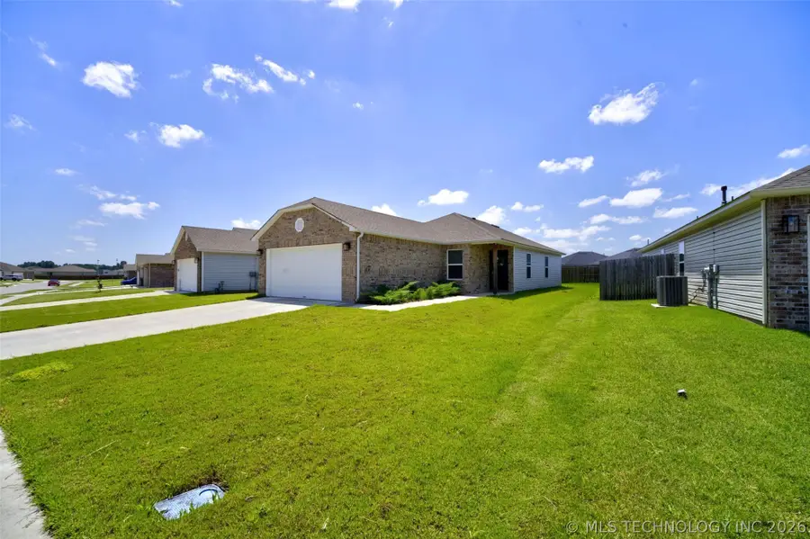11532 S 277th East Avenue, Coweta, OK 74429 - #2
