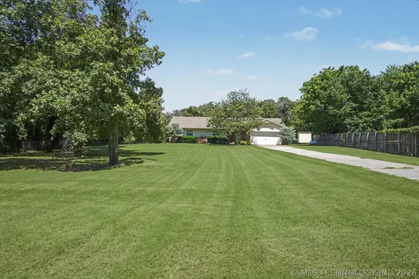 8875 S 267th East Avenue, Broken Arrow, OK 74014