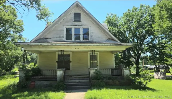 806 S Pecan Street, Nowata, OK 74048