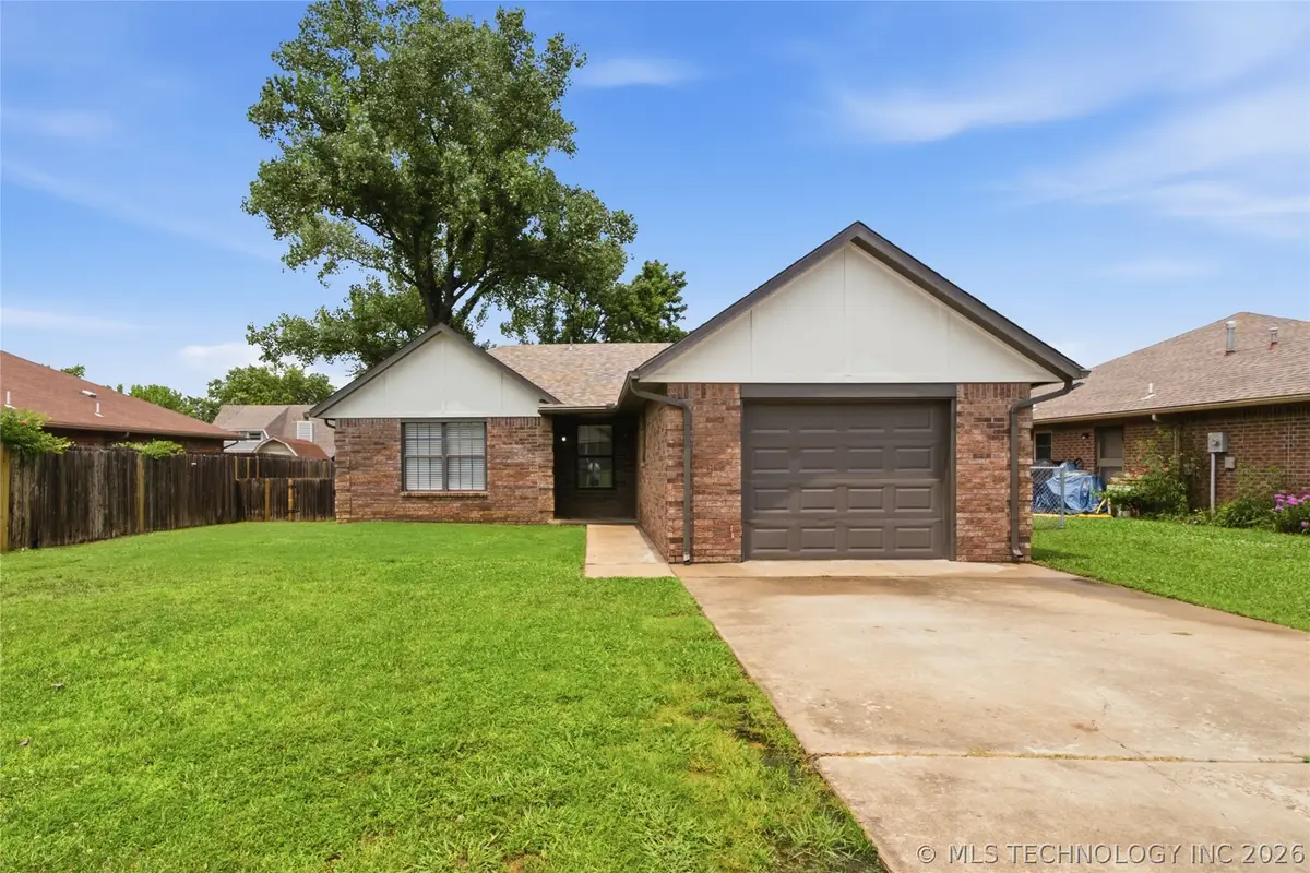 618 W 19th Street, Claremore, OK 74019 - #1