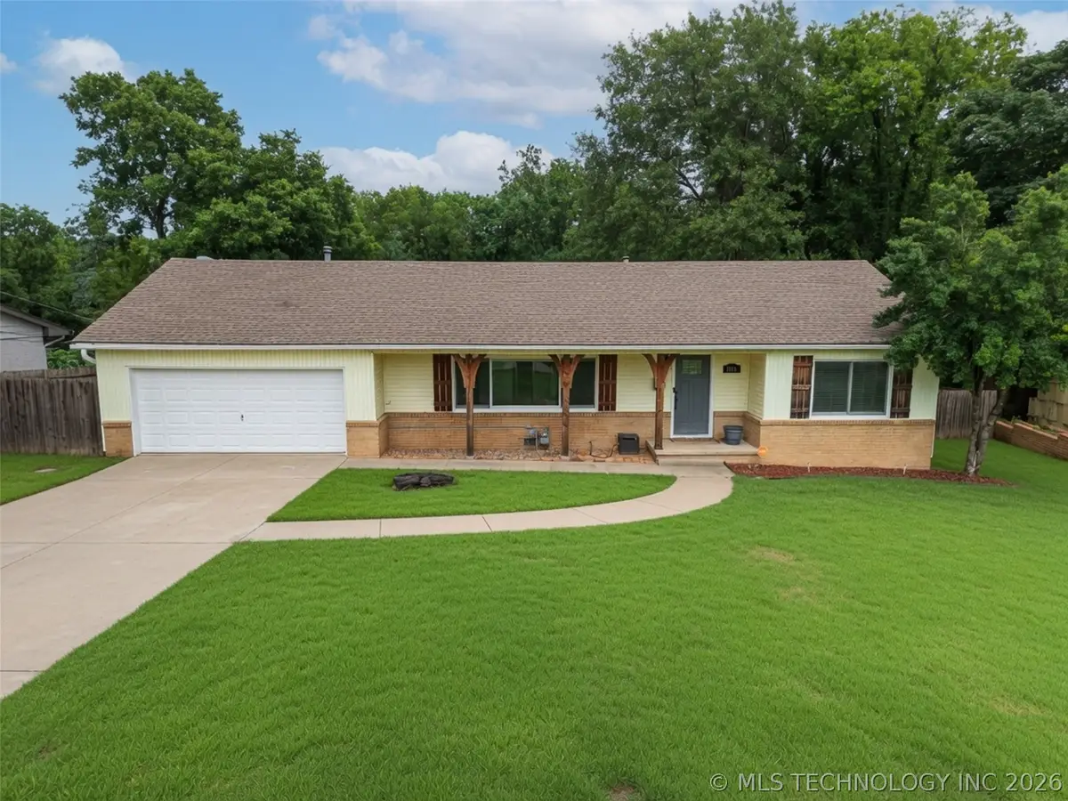 1604 Smysor Drive, Bartlesville, OK 74006 - #1