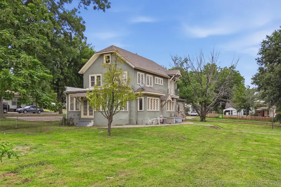 202 S Maple Street, Bristow, OK 74010 - #2