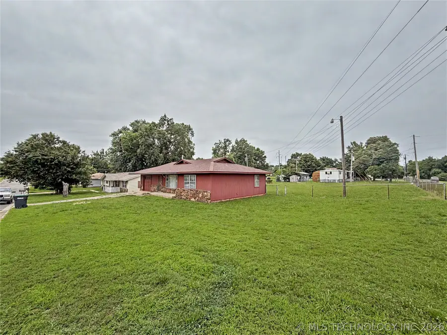1102 W 1st Street, Tahlequah, OK 74464 - #3