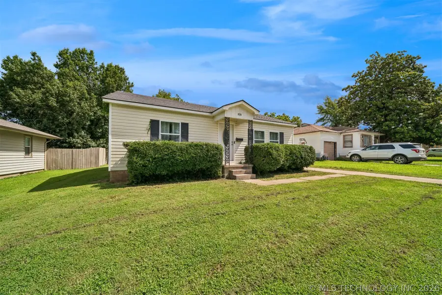 828 E 5th Street, Cushing, OK 74023 - #2