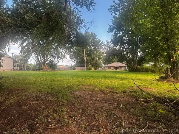 1320 E 12th Street, Okmulgee, OK 74447