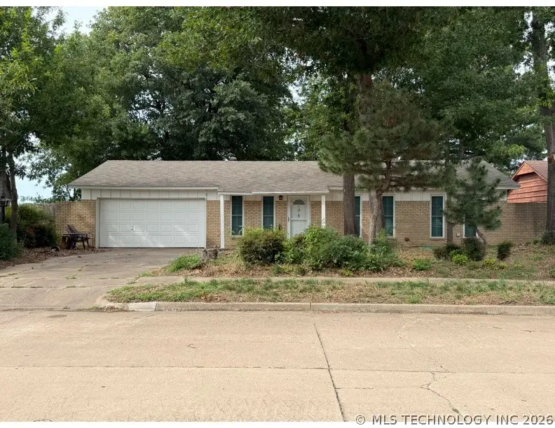 514 E Center Street, Collinsville, OK 74021 - #1