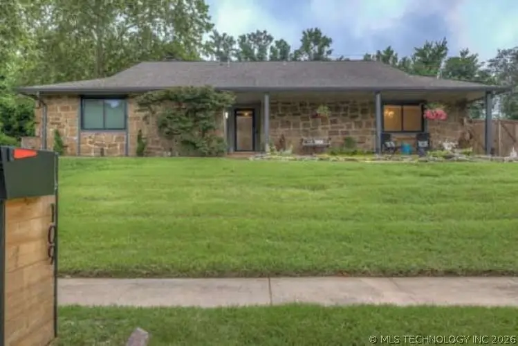 109 E Charlotte Street, Broken Arrow, OK 74011 - #1