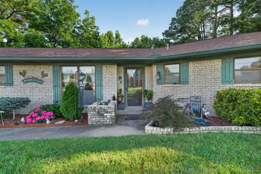 910 Cardinal Lane, Okmulgee, OK 74447 - #2