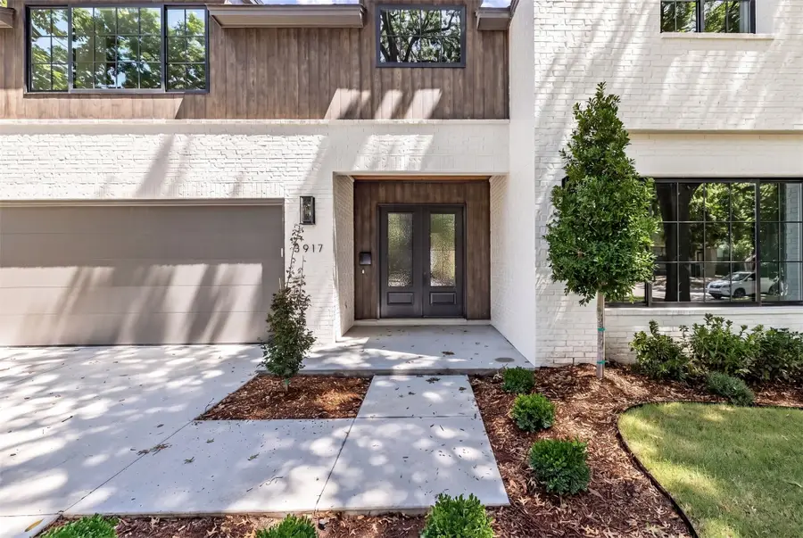 3917 S Rockford Avenue, Tulsa, OK 74105 - #3