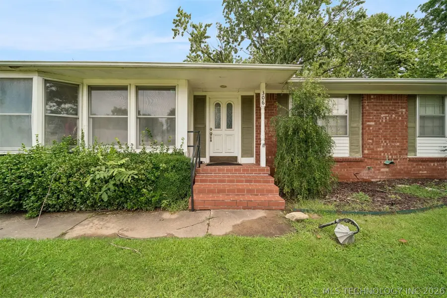 306 E 16th Street, Claremore, OK 74017 - #2