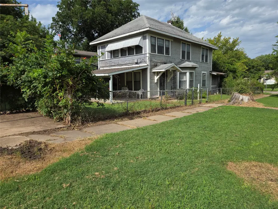 427 S Seneca Avenue, Bartlesville, OK 74003 - #3