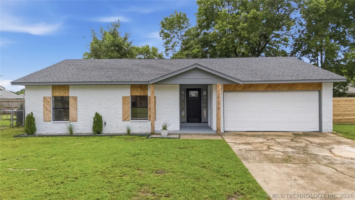 1929 W Urbana Street, Broken Arrow, OK 74012 - #1